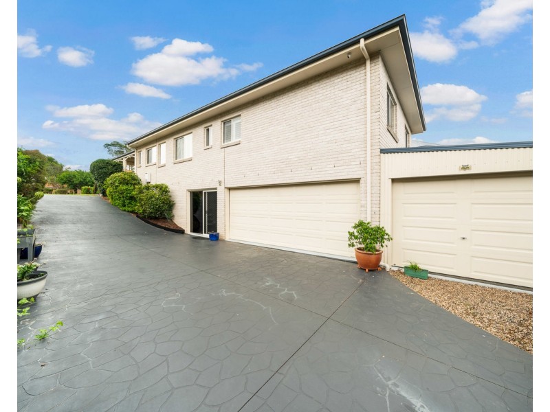 8 Dalston Court, Mount Lofty QLD 4350