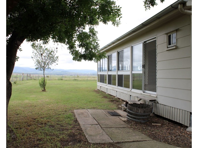 572 Roona Road, Junabee QLD 4370