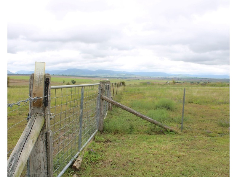 572 Roona Road, Junabee QLD 4370