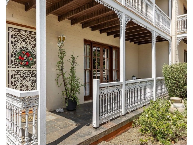 2/2 Sharon Court, Darling Heights QLD 4350