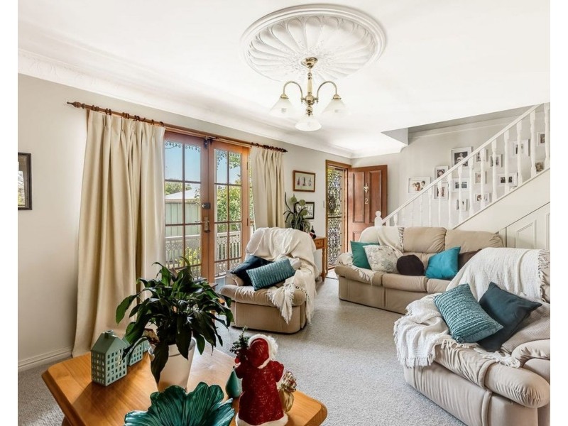 2/2 Sharon Court, Darling Heights QLD 4350