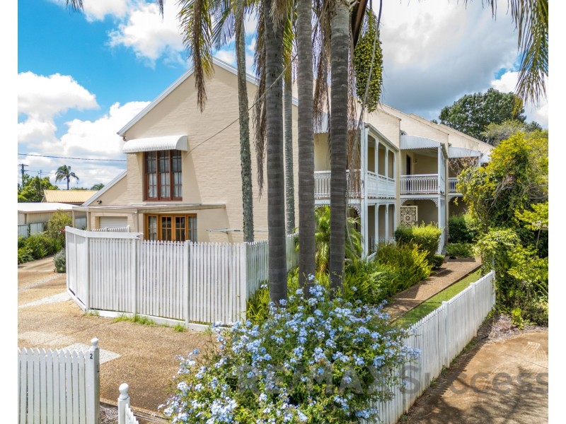 2/2 Sharon Court, Darling Heights QLD 4350