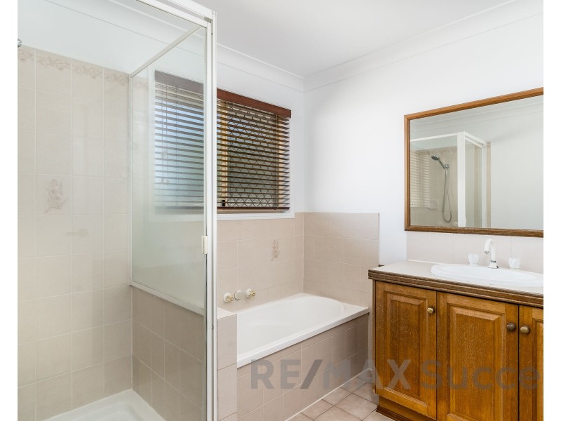 3 Blueberry Ash Court, Glenvale QLD 4350
