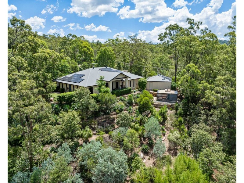 9 Gordon Crescent, Withcott QLD 4352