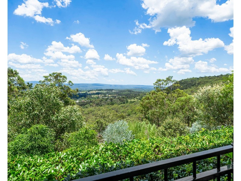 9 Gordon Crescent, Withcott QLD 4352