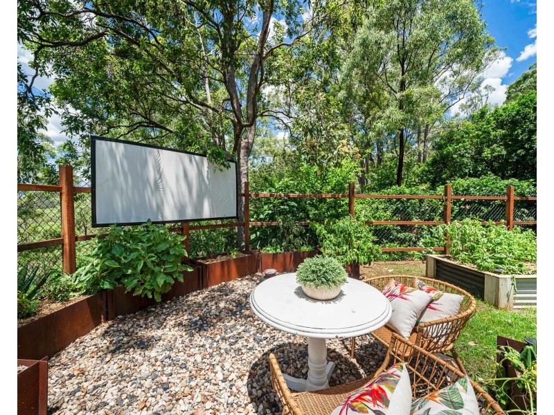 9 Gordon Crescent, Withcott QLD 4352