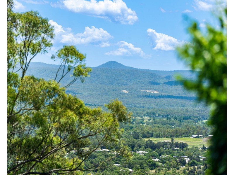 9 Gordon Crescent, Withcott QLD 4352