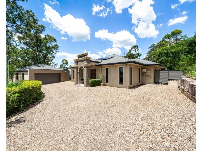 9 Gordon Crescent, Withcott QLD 4352