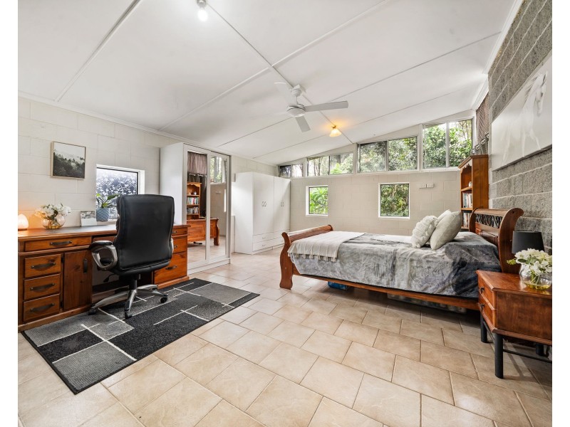 137 Koreelah Street, Upper Lockyer QLD 4352