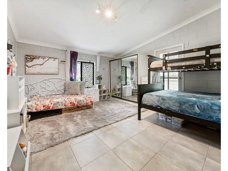 137 Koreelah Street, Upper Lockyer QLD 4352