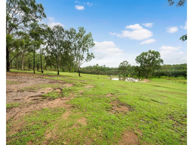 137 Koreelah Street, Upper Lockyer QLD 4352