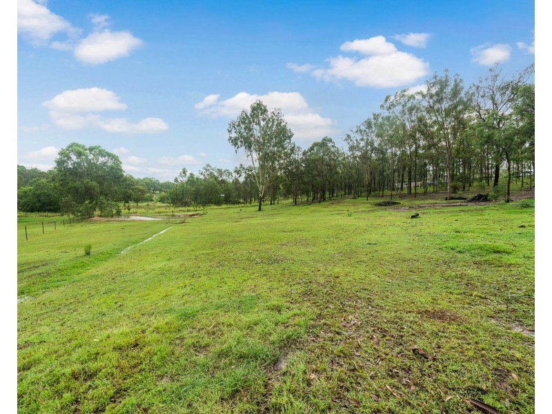 137 Koreelah Street, Upper Lockyer QLD 4352