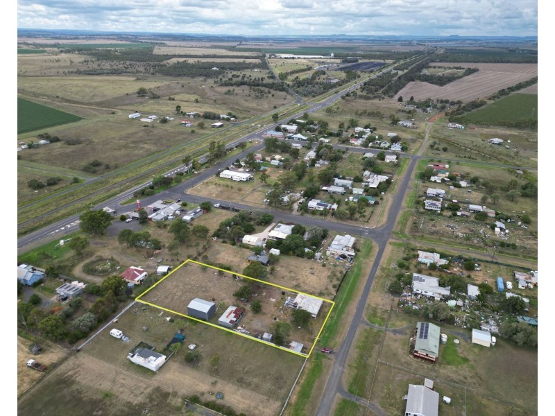 25 Earl Street, Jondaryan QLD 4403