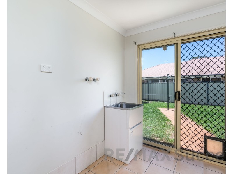 28 Wood Drive, Middle Ridge QLD 4350