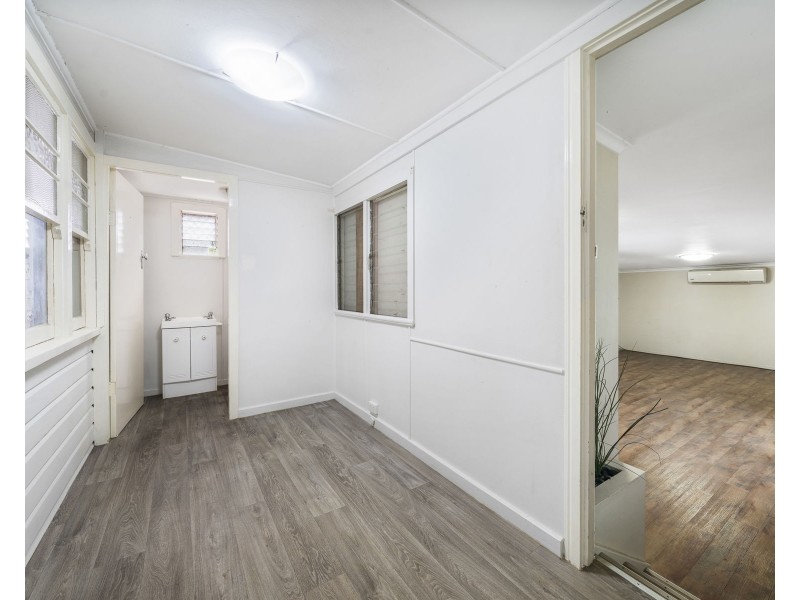 12 Rose Street, Wilsonton QLD 4350