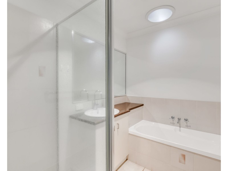 1/242 Mackenzie Street, Rangeville QLD 4350