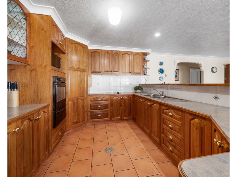 367 Spring Street, Kearneys Spring QLD 4350