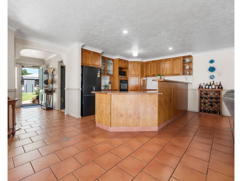367 Spring Street, Kearneys Spring QLD 4350