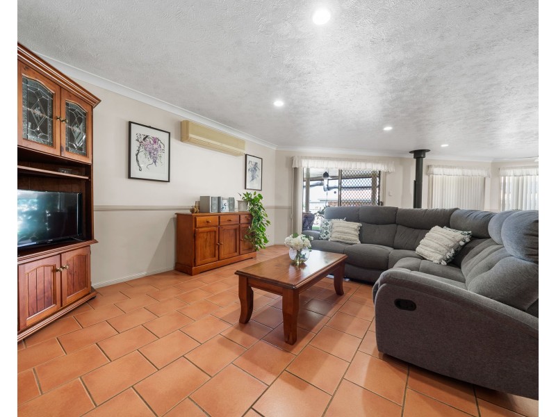 367 Spring Street, Kearneys Spring QLD 4350