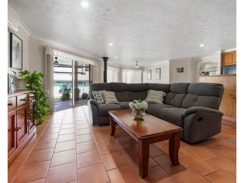 367 Spring Street, Kearneys Spring QLD 4350