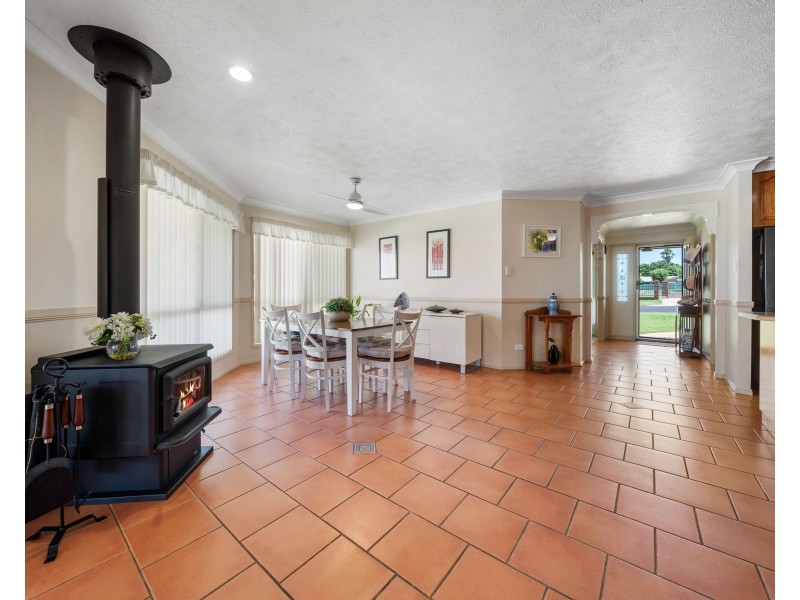 367 Spring Street, Kearneys Spring QLD 4350