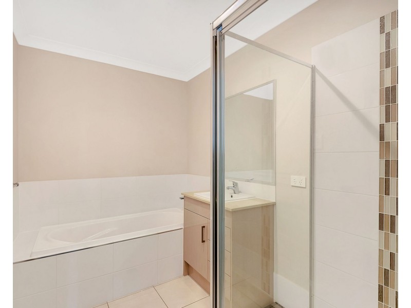 4 Grace View Street, Darling Heights QLD 4350