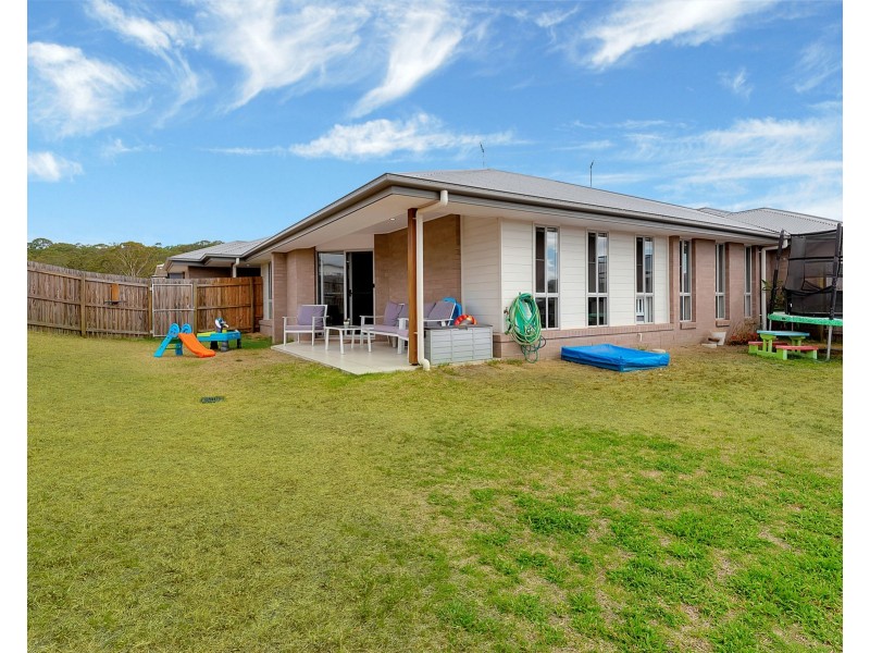 4 Grace View Street, Darling Heights QLD 4350