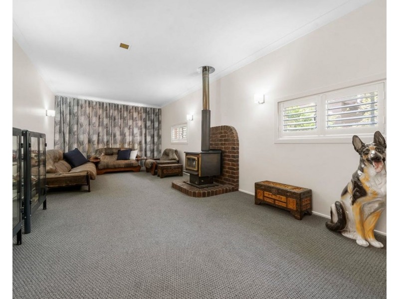 9 Bingara Street, Mount Lofty QLD 4350