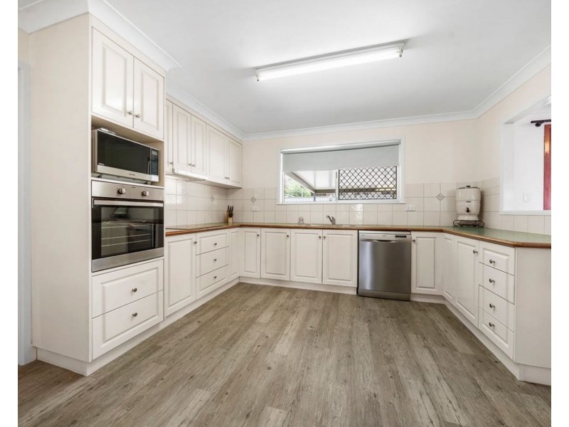 9 Bingara Street, Mount Lofty QLD 4350