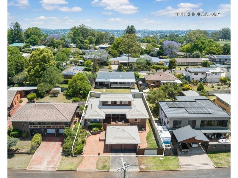 9 Bingara Street, Mount Lofty QLD 4350