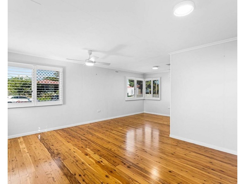 5 Martin Place, Harristown QLD 4350