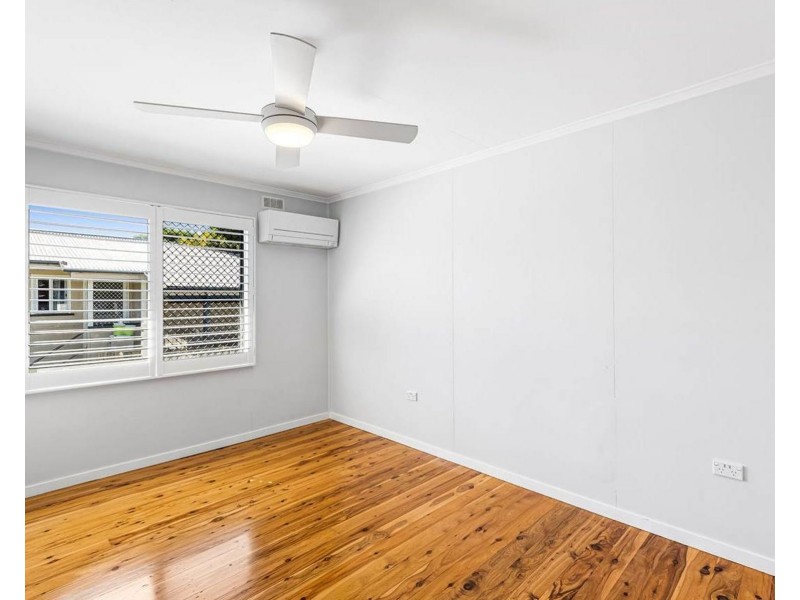 5 Martin Place, Harristown QLD 4350