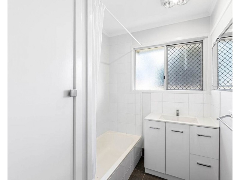 5 Martin Place, Harristown QLD 4350