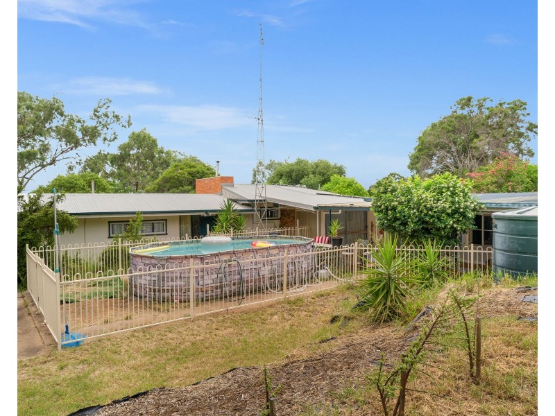 20 Toowoomba Road, Oakey QLD 4401