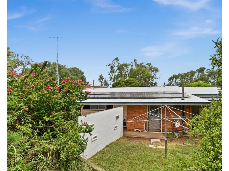 20 Toowoomba Road, Oakey QLD 4401