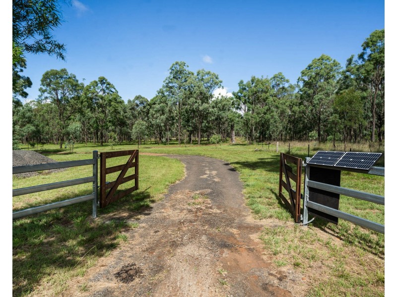 52 Rodeo Drive, Meringandan QLD 4352