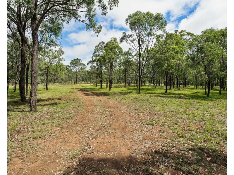 52 Rodeo Drive, Meringandan QLD 4352