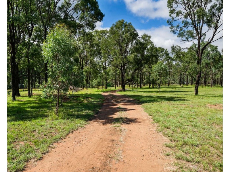 52 Rodeo Drive, Meringandan QLD 4352