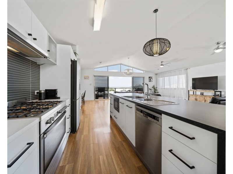 13 Jay Street, Westbrook QLD 4350