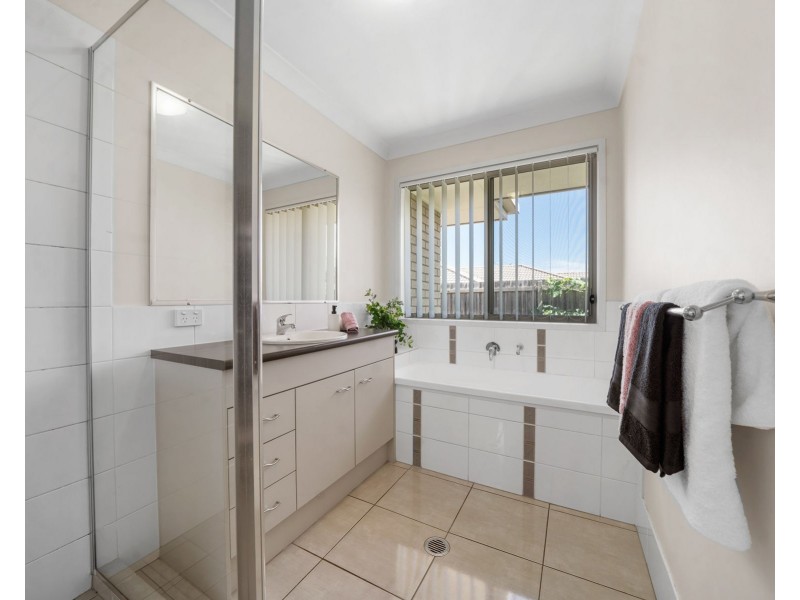 5 Paperbark Drive, Glenvale QLD 4350