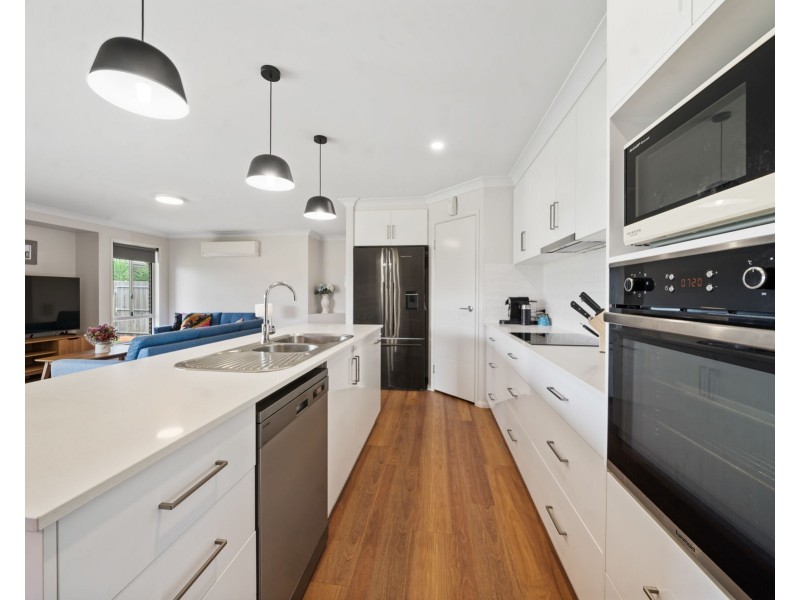 6 Lemon Court, Wyreema QLD 4352