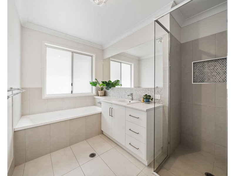 6 Lemon Court, Wyreema QLD 4352