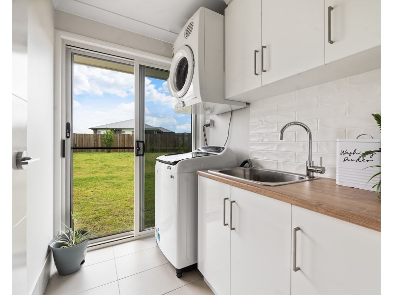 6 Lemon Court, Wyreema QLD 4352