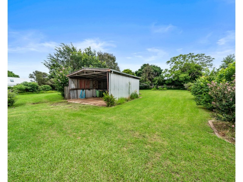 37 Rhyde Street, Mount Lofty QLD 4350