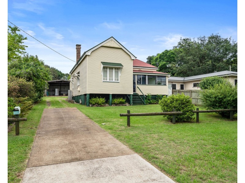 37 Rhyde Street, Mount Lofty QLD 4350
