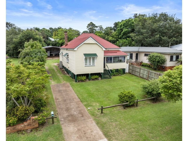 37 Rhyde Street, Mount Lofty QLD 4350