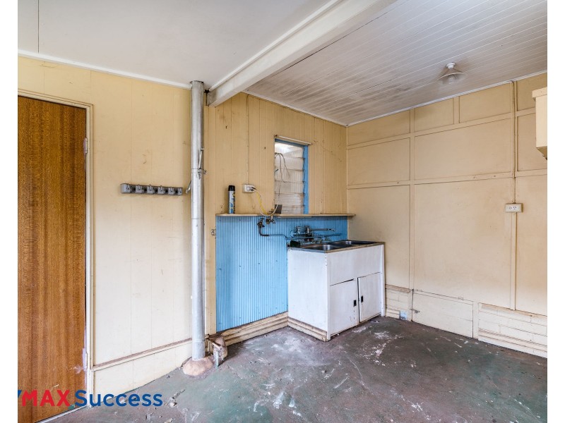 104 Drayton Road, Harristown QLD 4350