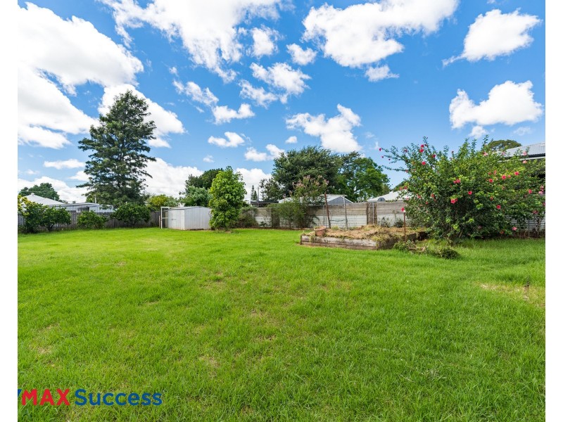 104 Drayton Road, Harristown QLD 4350