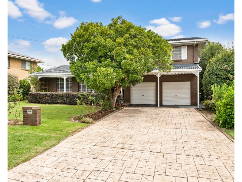 17 Sardon Street, Centenary Heights QLD 4350