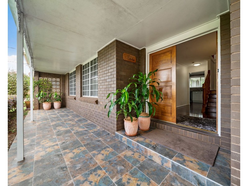 17 Sardon Street, Centenary Heights QLD 4350